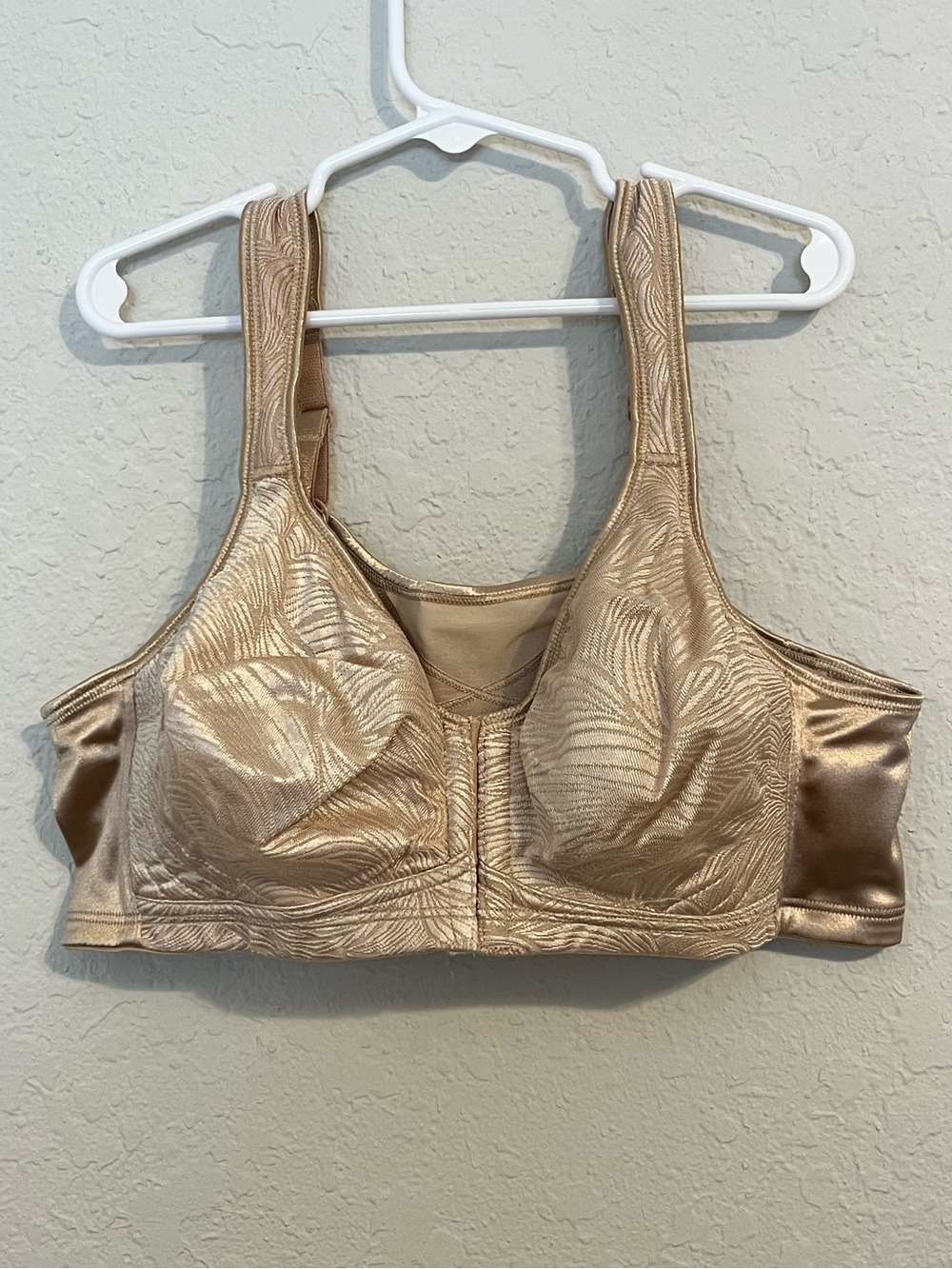 Playtex 18 Hour Posture Boost Bra 38B Nude Beige Front Close Wireless E525
